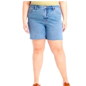 - Ava & Viv Relaxed Bermuda high rise light wash shorts sz 22